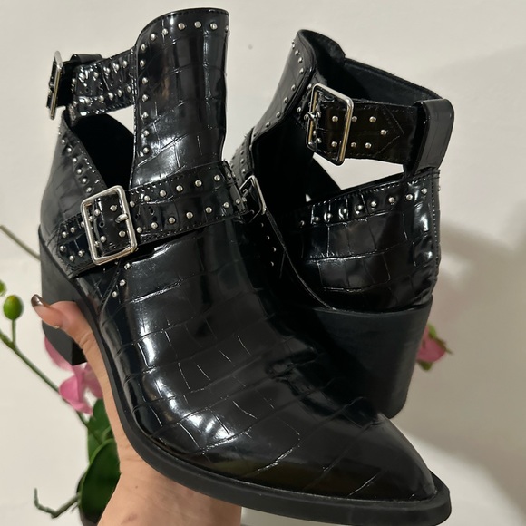 Steve Madden Andy Women's Croc Embossed Studded Block Heel Booties - Picture 2 of 7